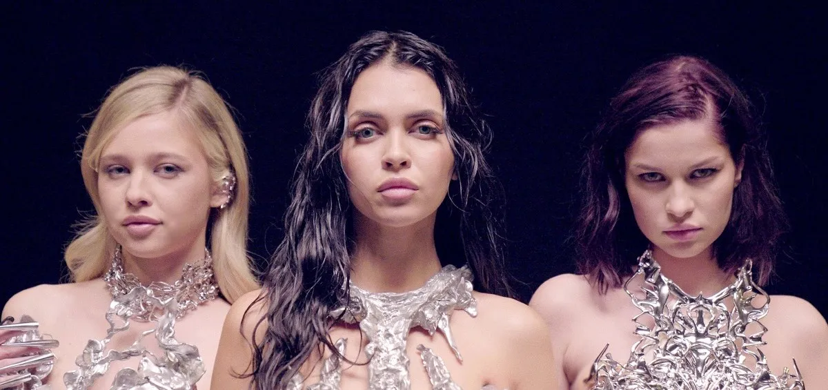 SEREBRO презентовали клип на сингл «Дай мне шанс»