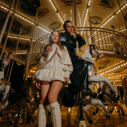 ПРЕМЬЕРА: «Силуэт» - дуэт Вани Дмитриенко и Ани Пересильд